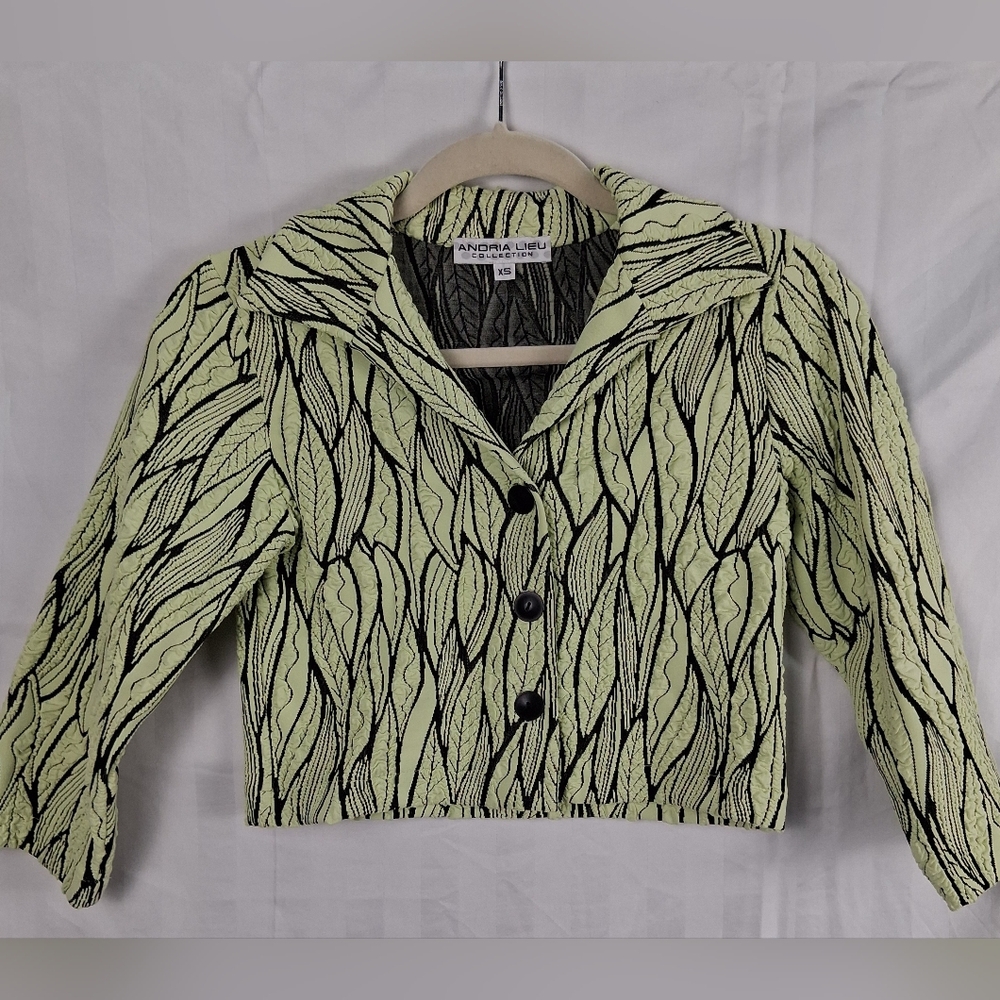 Cropped Zip Jacket Abstract Leaf Pattern Size Xs … - image 1